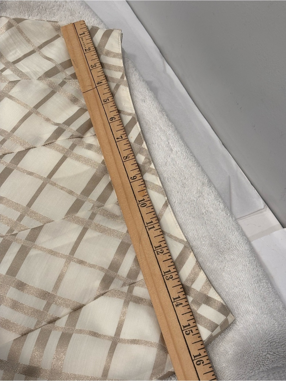 Burberry Cream and Beige Plaid Circle Skirt Made in Japan Size 42 - Picture 4 of 13